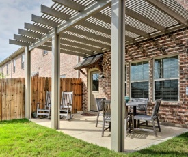 College Station Townhouse with Patio and Pool Access!