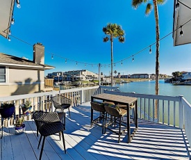 Chic Canal-Front Escape - Dock & Direct Bay Access condo