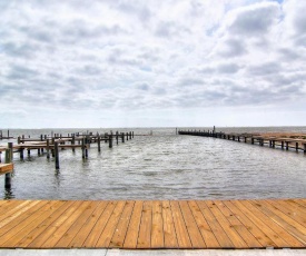 New 3/2! Private fishing pier and Marina! Waterfront Pool! AMAZING Views