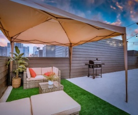 CozySuites Luxe 3BR Uptown Home Great Rooftop