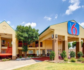 Motel 6-Arlington, TX
