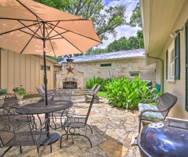 The Amorosa Cottage with Patio Walk Downtown