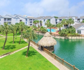 Oasis Minutes From Beach- Free Wifi- Pool Side Views!