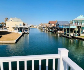 Anchor Down - Sparkling Waterfront Spot- Boat Slip-Easy Walk to Beach!