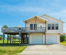 Cute Jamaica Beach Gem with Huge Deck and Pup Friendly Fence