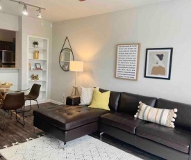 Newly Furnished 1BR Apartment w/ Hermann Park View