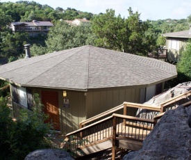 Waterfront Bungalow steps from Lake Travis, pool & hot tub, next to marina (#6)