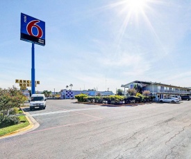 Motel 6-Laredo, TX - South
