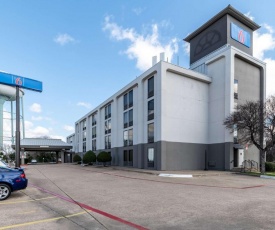 Motel 6-Lewisville, TX - Medical City