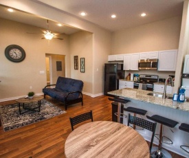 3BR/2BA Remodeled Apartment Near Downtown