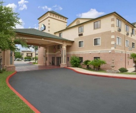 Days Inn & Suites by Wyndham San Antonio North/Stone Oak