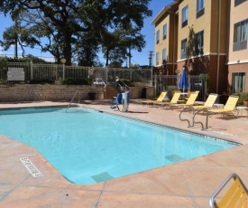 Fairfield Inn & Suites by Marriott San Antonio SeaWorld / Westover Hills