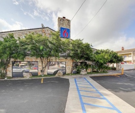 Motel 6-San Antonio, TX - Northwest Medical Center