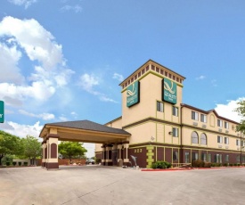 Quality Inn Near Seaworld - Lackland