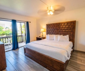 Cozy condo in Tiki complex with private beach access