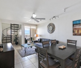 Listen to the waves break! Beachfront condo, shared pools in beautiful resort