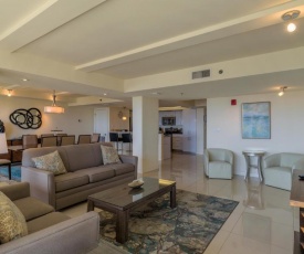 My ideal home by the beach! Classy Bayview, beachfront resort, shared pools & jacuzzi Pet friendly