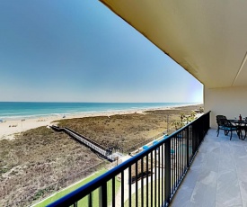 New Listing! Amazing Retreat with Gulf Views & Pools condo