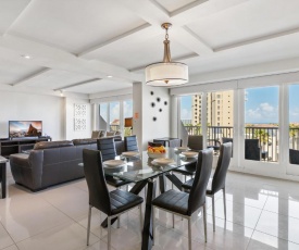 Oceanview condo 3BR, beachfront resort. Solare Tower 501