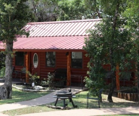 Cabin 3 Rental 15 minutes from Magnolia and Baylor