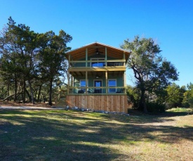 A Treehouse Retreat- Luna Vista